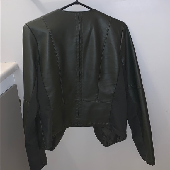 Blazer - Picture 2 of 5